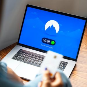 A VPN (Virtual Private Network) é uma tecnologia cada vez mais utilizada, não só por empresas, como também por usuários comuns.